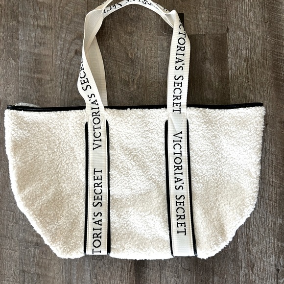 NWT Victoria Secret Fleece Tote Bag - Picture 4 of 8